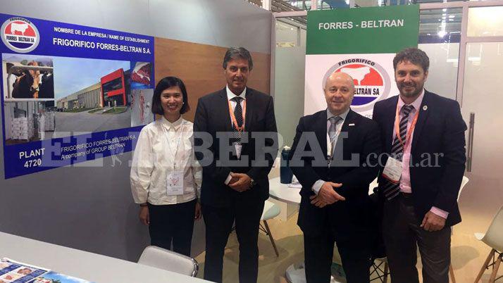 Carne santiaguentildea en la feria de la alimentacioacuten Sial de Shangai en China