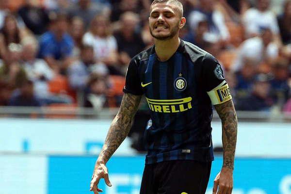 Justo cuando aparecioacute la seleccioacuten Icardi se lesionoacute