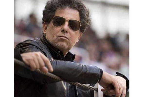 Andreacutes Calamaro fue distinguido con el Premio Manuel Ramiacuterez en Espantildea por defender las corridas de toros 