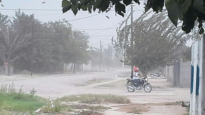 Fuertes vientos podrían llegar a Santiago durante la noche de hoy