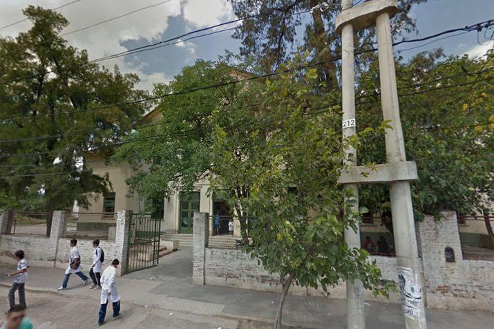 El robo sucedió en la Escuela Diego de Rojas de calle Balcarce entre Viano e Independencia del barrio 8 de Abril