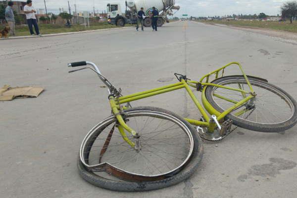 El ciclista arrollado por un camioacuten fallecioacute tras agonizar maacutes de 36 horas
