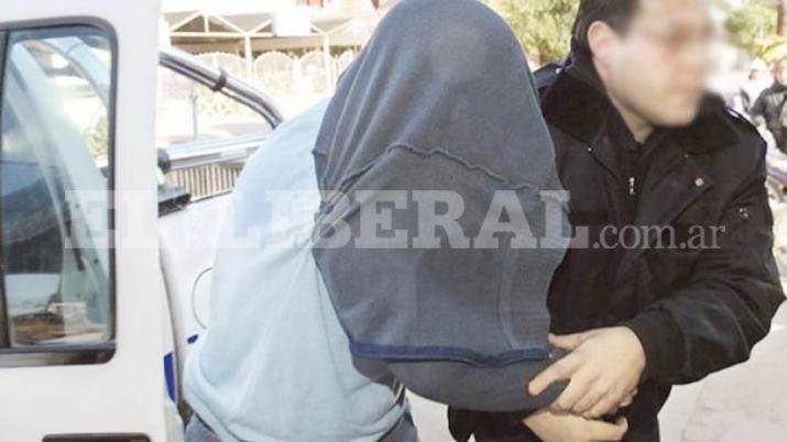 Remisero que quiso atropellar a su ex fue detenido