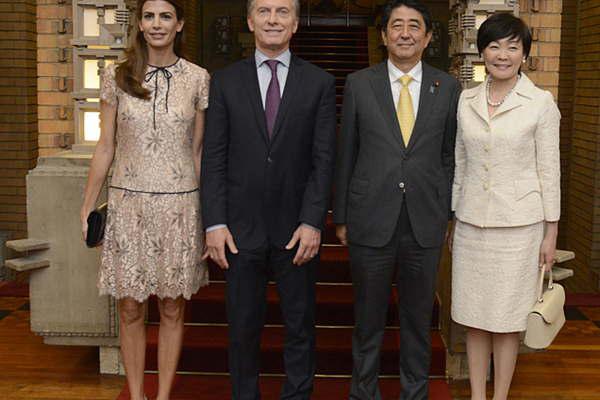 El presidente Macri recibioacute el respaldo del primer ministro japoneacutes 