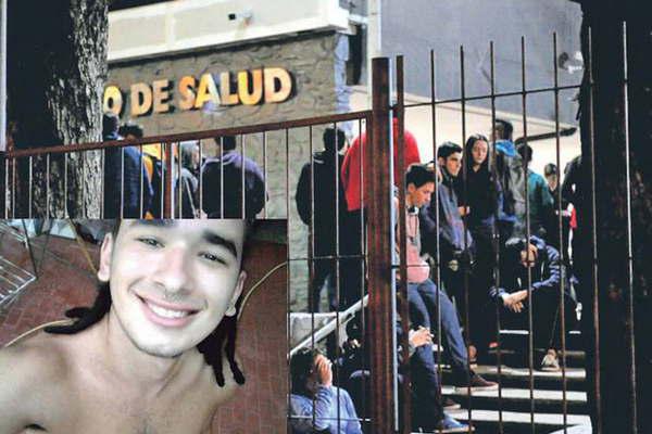 Un adolescente murioacute apuntildealado en pelea callejera