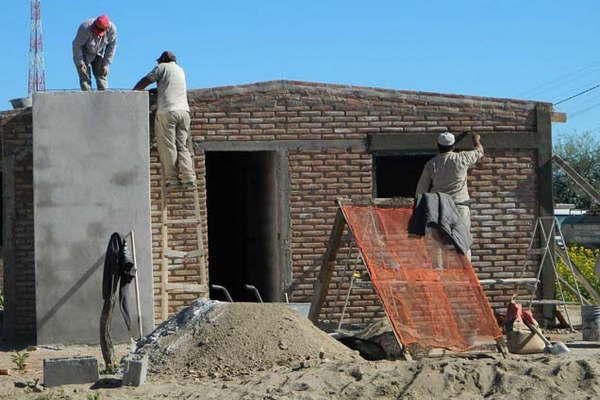 Se construyen viviendas sociales para familias humildes de Choya