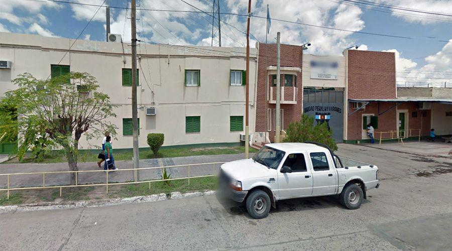 Guardiacaacutercel fue tomado de reheacuten por un recluso