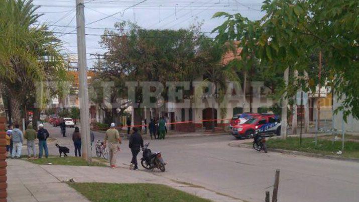Encerrado en su casa joven amenaza con prenderse fuego