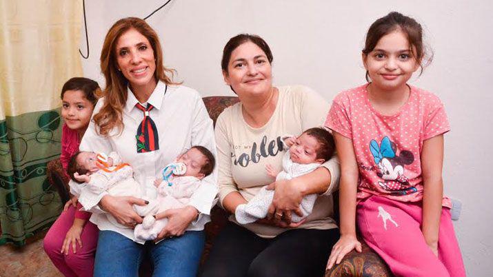 Claudia de Zamora estuvo con las trigemelas