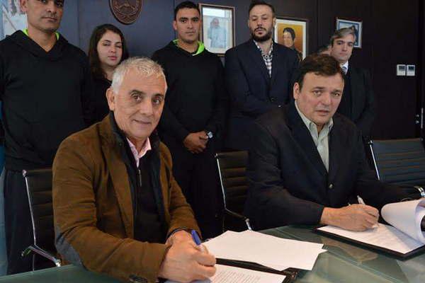 Los ministerios de Salud y Economiacutea firmaron convenio reciacuteproco