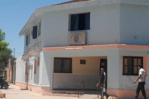 Travesti se trenzoacute a golpes con un joven que le cortoacute la cara