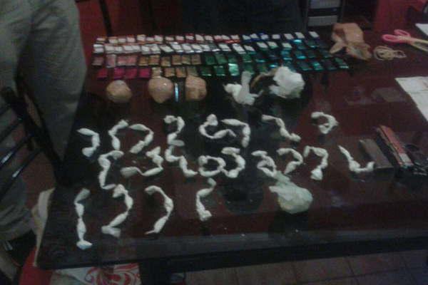 Imponente operativo- secuestran cocaiacutena y marihuana y desbaratan una banda narco