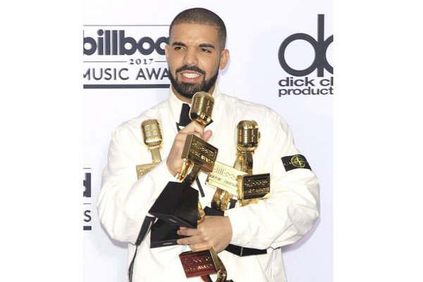 Drake batioacute reacutecord en los Billboard 