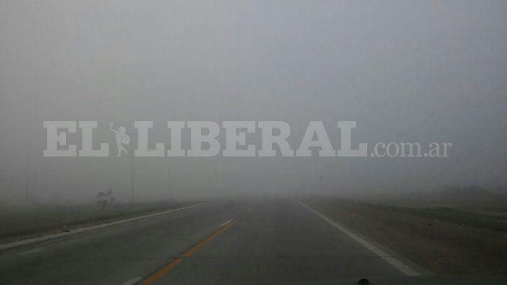 Una densa neblina sorprendioacute a los santiaguentildeos esta mantildeana