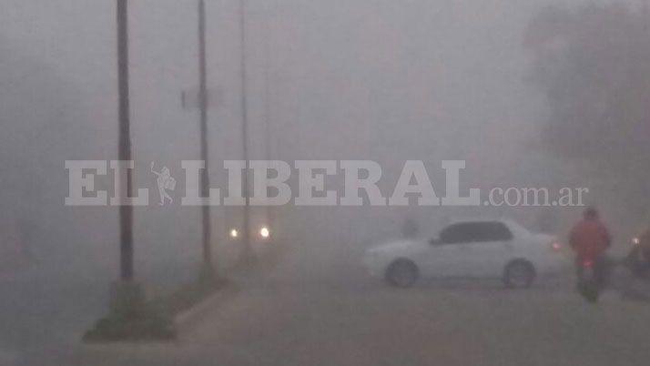 Una densa neblina sorprendioacute a los santiaguentildeos esta mantildeana