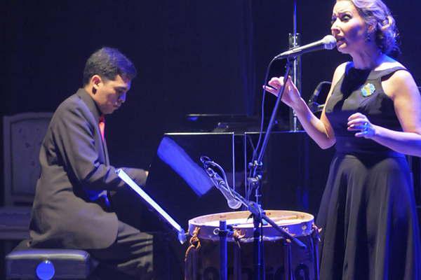 Con la Velada de Gala iniciaron los festejos por la Revolucioacuten de Mayo