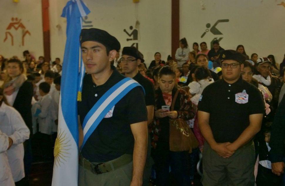 A pesar de las inclemencias climaacuteticas se celebra un nuevo aniversario de la patria