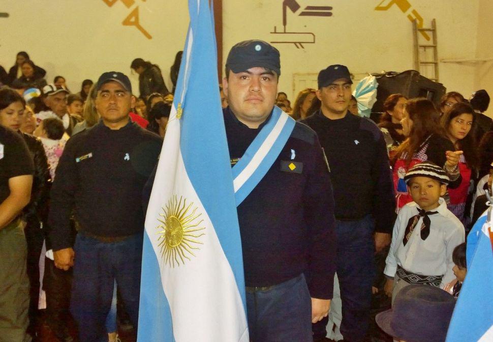A pesar de las inclemencias climaacuteticas se celebra un nuevo aniversario de la patria