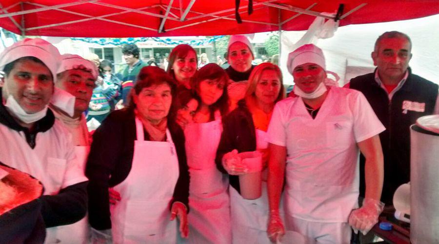 Los santiaguentildeos disfrutaron del tradicional chocolate del 25 de mayo