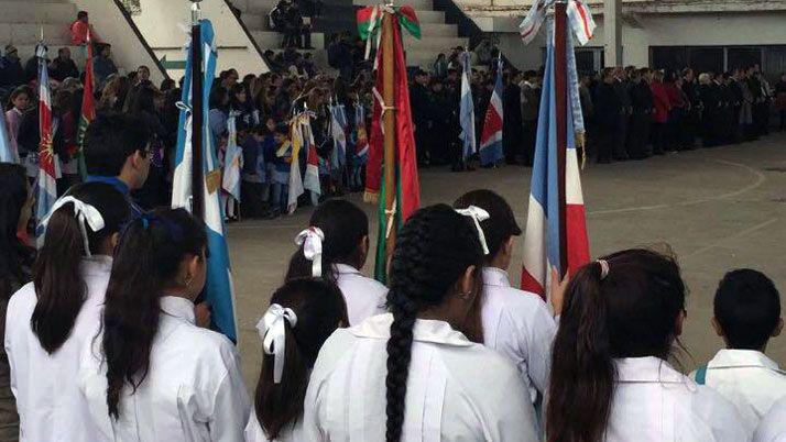 Friacuteas- por la lluvia el acto se hizo en el club Central Coacuterdoba