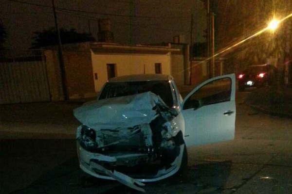 Conductor tucumano protagonizoacute un accidente en el barrio Huaico Hondo 