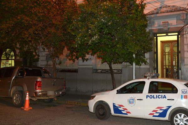 Borracho no sabe si le robaron el auto o sus amigos le hicieron una broma