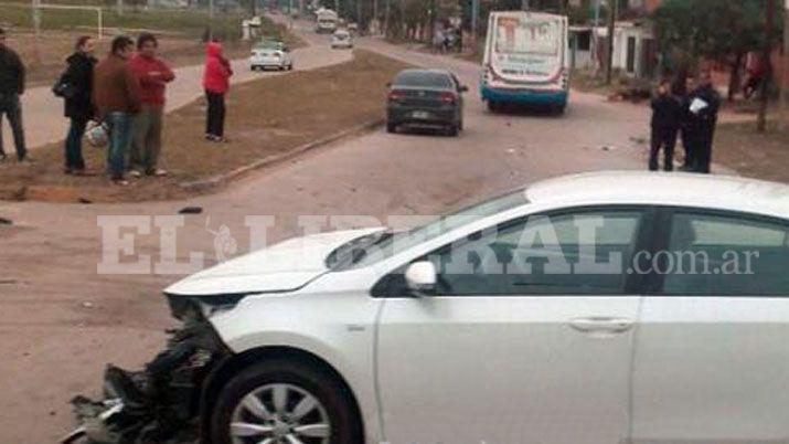 La Banda- violento choque entre colectivo y automóvil