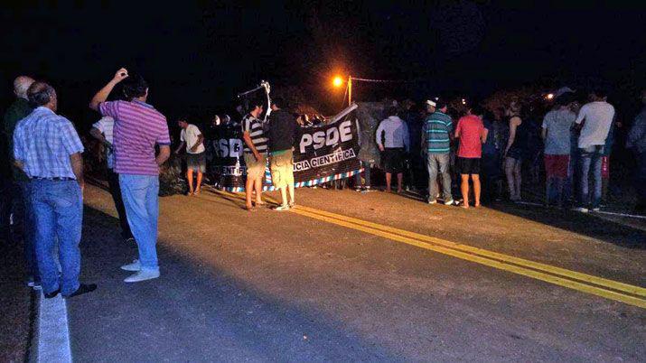 Camioneta embistioacute a cinco peregrinos y uno de ellos murioacute arrollado por un camioacuten