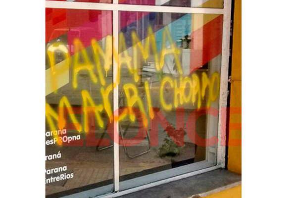 Aparecen pintadas agresivas contra Macri 