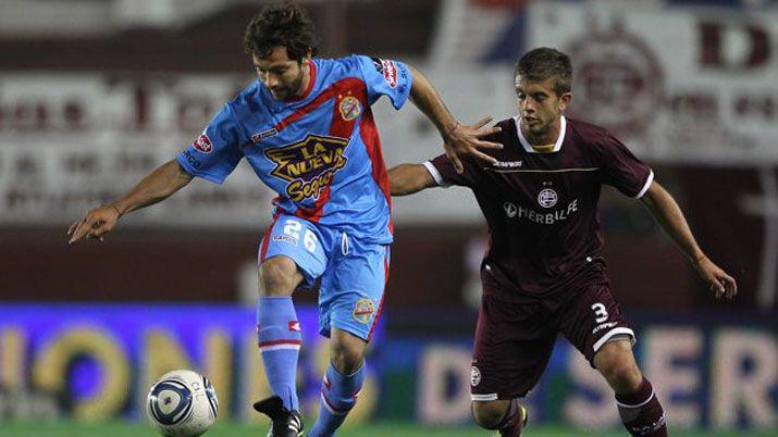 Lanuacutes le ganoacute con lo justo a un paacutelido Arsenal