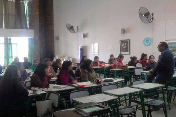 Con las licenciaturas se fortalece la presencia de la Unse en Ojo de Agua