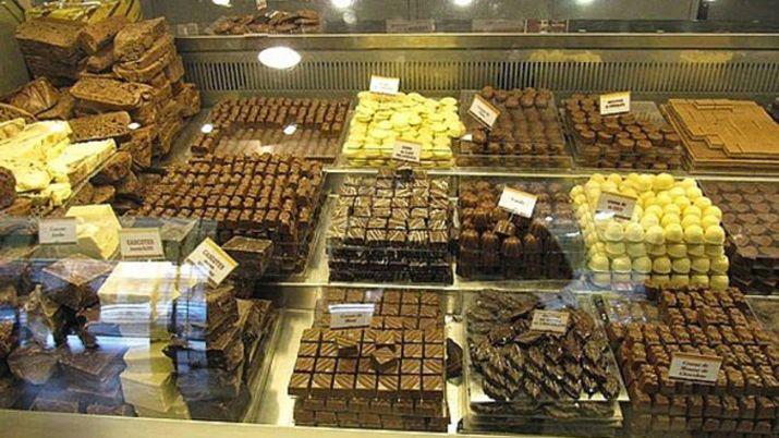 Cierran chocolateriacutea de Bariloche tras hallar materia fecal