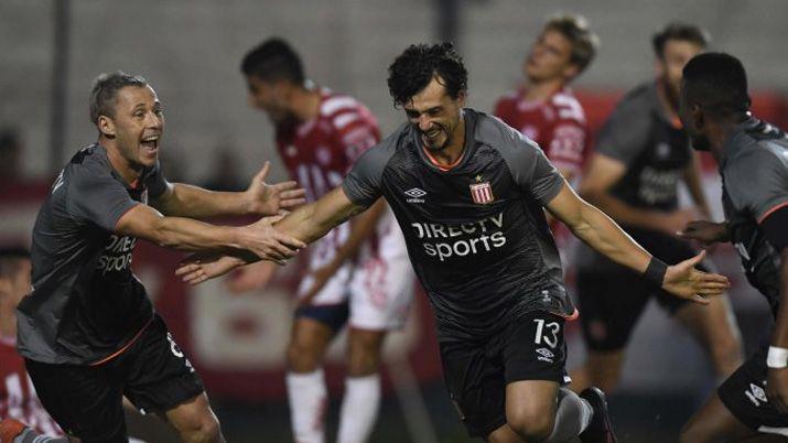 El Pincha se quedoacute con los tres puntos ante Unioacuten