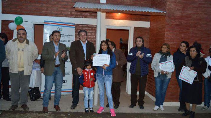 Viviendas sociales para familias del departamento Robles 
