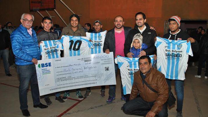 Entregan subsidios a clubes de San Pedro de Guasayaacuten y Sumampa