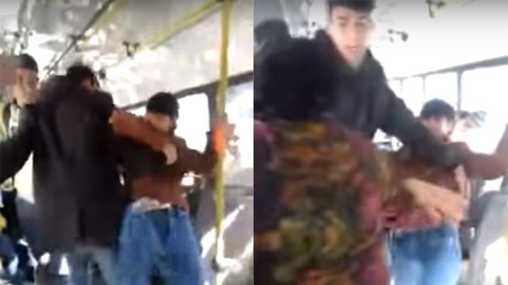 Indignante- una joven golpeoacute a una abuela por cantar en el colectivo