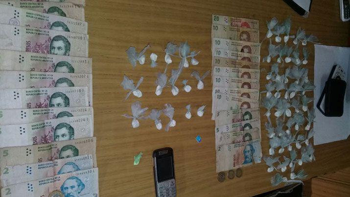 Ayudaron a una mujer que derrapó y terminaron presos por tener drogas