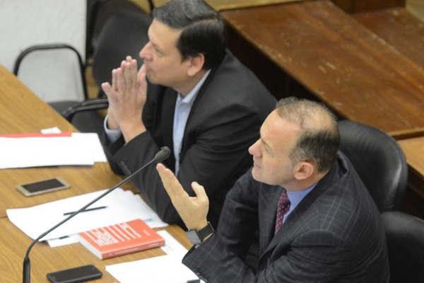 Cuntildeados narcos iraacuten a la caacutercel por transportar 360 kilos de marihuana