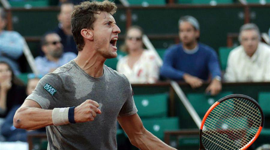 Roland Garros- Renzo Olivo completoacute la hazantildea y vencioacute a Tsonga