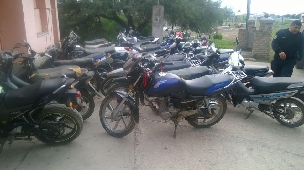 En capital y Banda- en un diacutea retienen 122 motos por distintas infracciones