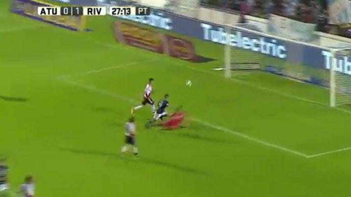Mir los goles que le anularon a River y Atlético