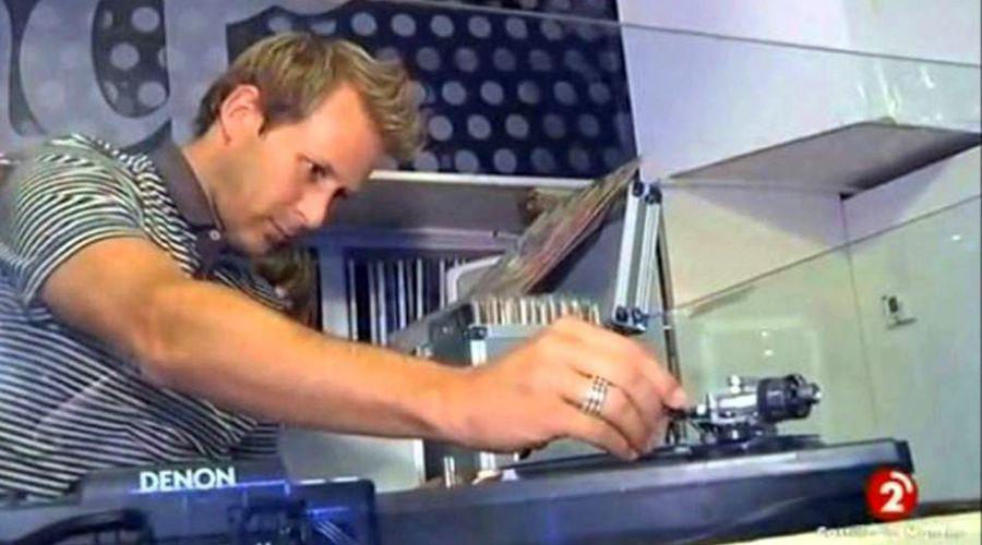 The Black Eyed Peas y DJ Mendieta abriraacuten la final de la Champions