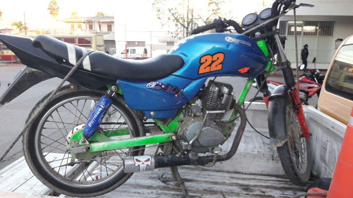 Detienen a dos sujetos que estariacutean involucrados en diversos arrebatos