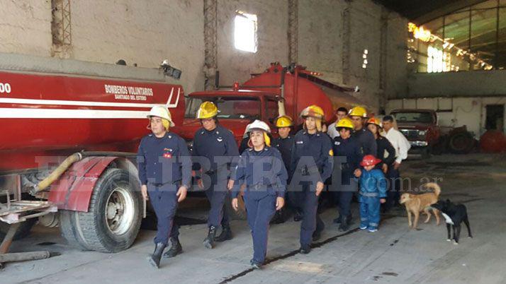 Bomberos de Santiago festejan su diacutea