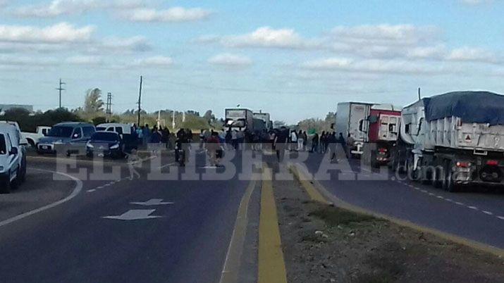 Pasajeros de tours de compras protestan sobre Ruta 34