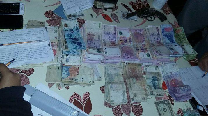 Detienen a supuesta líder de una banda narco y le secuestran dinero y drogas