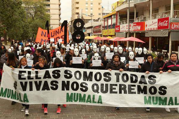 Multitudinaria marcha en la plaza Libertad en la que las mujeres volvieron a decir Ni una menos