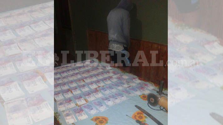 Robó ms de 18 mil pesos de un local y terminó aprehendido