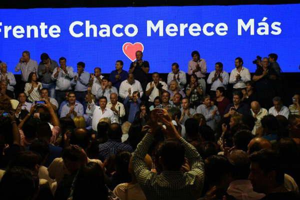 El sector del gobernador Domingo Peppo se  imponiacutea en Chaco con  el 482-en-porciento- de los votos 