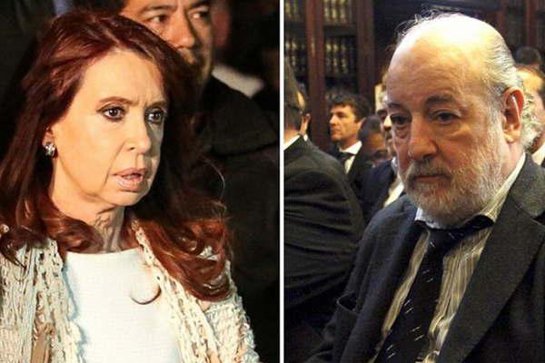 Cristina Kirchner reclamoacute que se aparte  al juez Bonadiacuteo de la causa Nisman